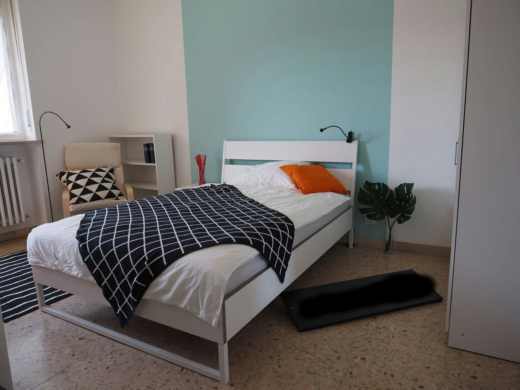 Private room for rent for €500 per month in Turin, Via Amedeo Ugolini