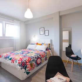 Private room for rent for €505 per month in Bilbao, Grupo Arabella