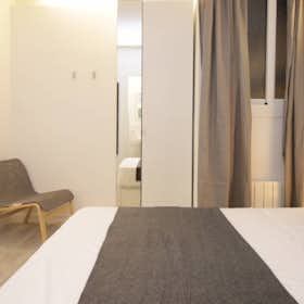 Private room for rent for €840 per month in Barcelona, Carrer de Mallorca