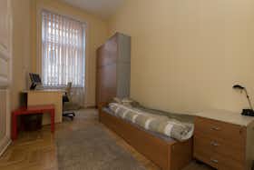 Private room for rent for HUF 156,109 per month in Budapest, Szent István körút
