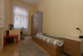 Private room for rent for HUF 155,015 per month in Budapest, Szent István körút