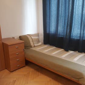 共用房间 正在以 HUF 85,660 的月租出租，其位于 Budapest, Bartók Béla út