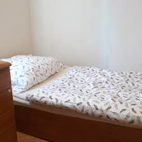 Mehrbettzimmer for rent for 86.713 HUF per month in Budapest, Bartók Béla út