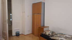 Спільна кімната за оренду для 85 258 HUF на місяць у Budapest, Bartók Béla út