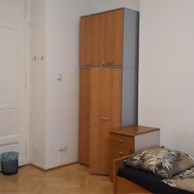 Mehrbettzimmer for rent for 86.718 HUF per month in Budapest, Bartók Béla út