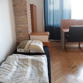 Shared room for rent for HUF 112,227 per month in Budapest, Bartók Béla út