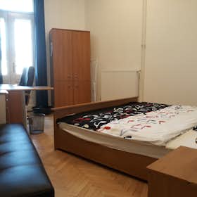 Отдельная комната сдается в аренду за 175 214 HUF в месяц в Budapest, Bartók Béla út
