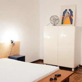 Private room for rent for €423 per month in Turin, Via Alessandria