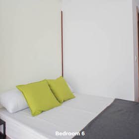 Private room for rent for €495 per month in Valencia, Carrer de Xàtiva