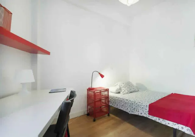Private room in Calle de Peña de Francia, Madrid (897830) room image 1