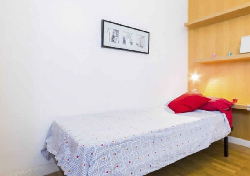 Calle del Casino, Madrid preview