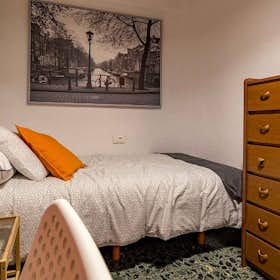 Private room for rent for €275 per month in Valencia, Calle Oriente