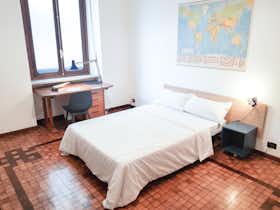 WG-Zimmer zu mieten für 423 € pro Monat in Turin, Via Alessandria