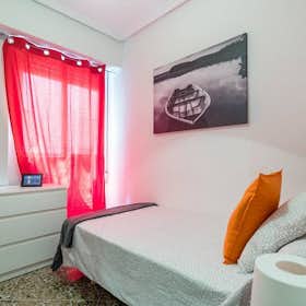 Private room for rent for €300 per month in Valencia, Calle Oriente