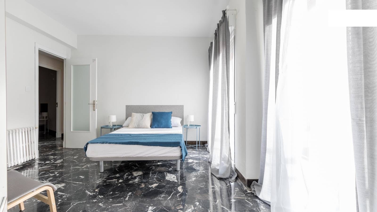 Private room for rent for €660 per month in Valencia, Calle Periodista Azzati