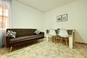 Apartamento para alugar por € 850 por mês em Alicante, Pasaje Campoamor