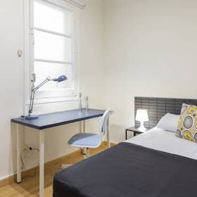 Private room for rent for €690 per month in Madrid, Calle Duque de Sesto