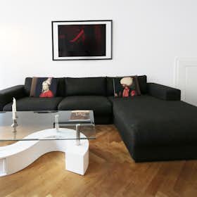Apartment for rent for €2,900 per month in Berlin, Sophienstraße