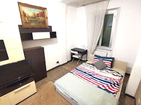 Pokój prywatny do wynajęcia za 380 € miesięcznie w mieście Genoa, Via Venezia