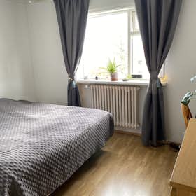 Private room for rent for €1,190 per month in Reykjavík, Eskihlíð