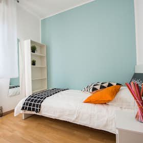 私人房间 正在以 €330 的月租出租，其位于 Udine, Via Mantova
