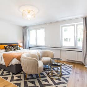 Apartment for rent for €1,290 per month in Köln, Pantaleonswall