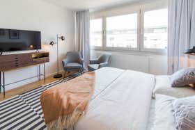 Wohnung zu mieten für 1.290 € pro Monat in Köln, Stolberger Straße