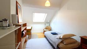 私人房间 正在以 €900 的月租出租，其位于 Saint-Gilles, Avenue de la Jonction
