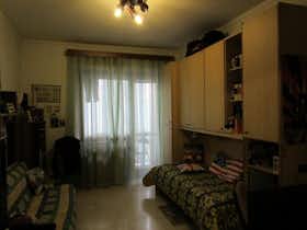 Приватна кімната за оренду для 300 EUR на місяць у Turin, Via Giovanni Poggio