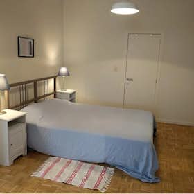 Apartment for rent for €1,050 per month in Saint-Josse-ten-Noode, Rue des Deux Églises