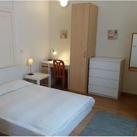 Apartment for rent for €1,020 per month in Saint-Josse-ten-Noode, Rue Marie-Thérèse