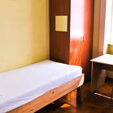 Mehrbettzimmer for rent for 390 € per month in Milan, Via Luisa Battistotti Sassi