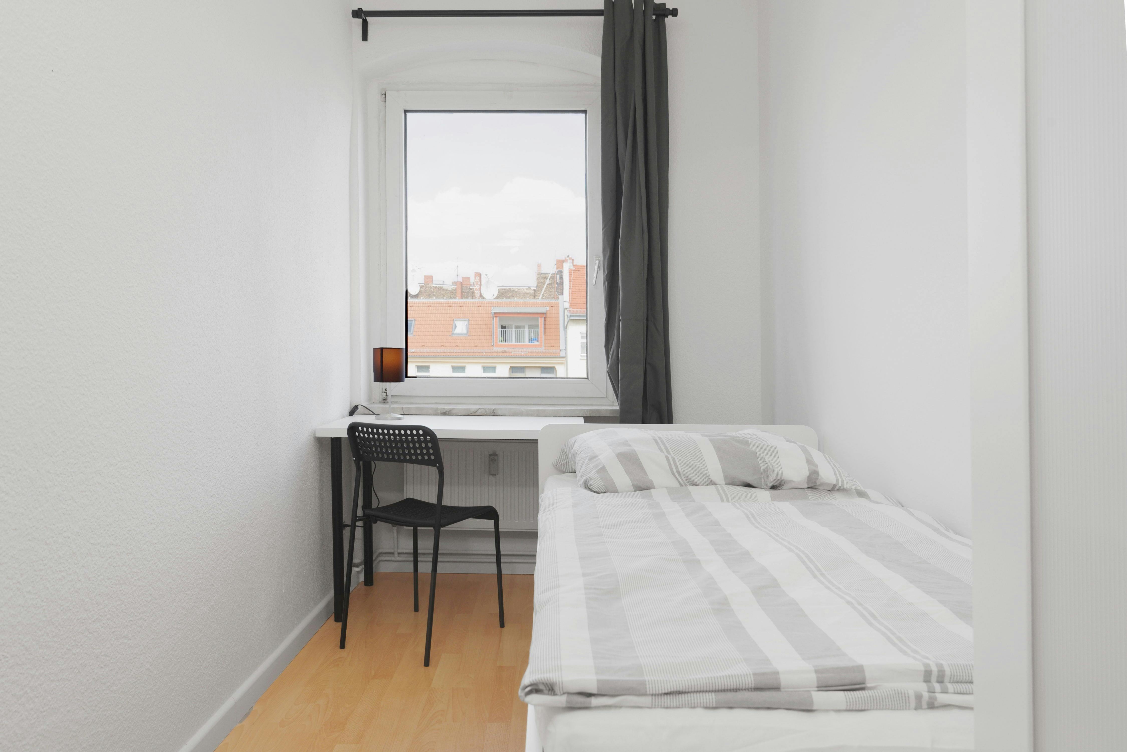 Flughafenstraße, Berlin preview