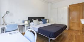 Private room for rent for €795 per month in Madrid, Calle de Cáceres