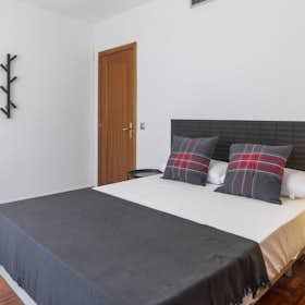 Private room for rent for €580 per month in Madrid, Calle José Silva