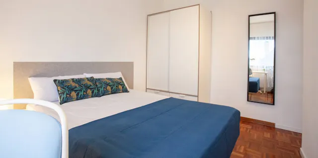 Private room in Calle José Silva, Madrid (906692) room image 2