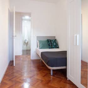 Private room for rent for €570 per month in Madrid, Calle José Silva