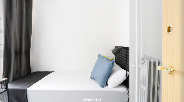 Private room in Calle del Rosario, Madrid (906732) room image 1