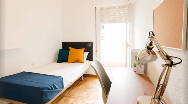 Private room in Calle del Rosario, Madrid (906738) room image 1