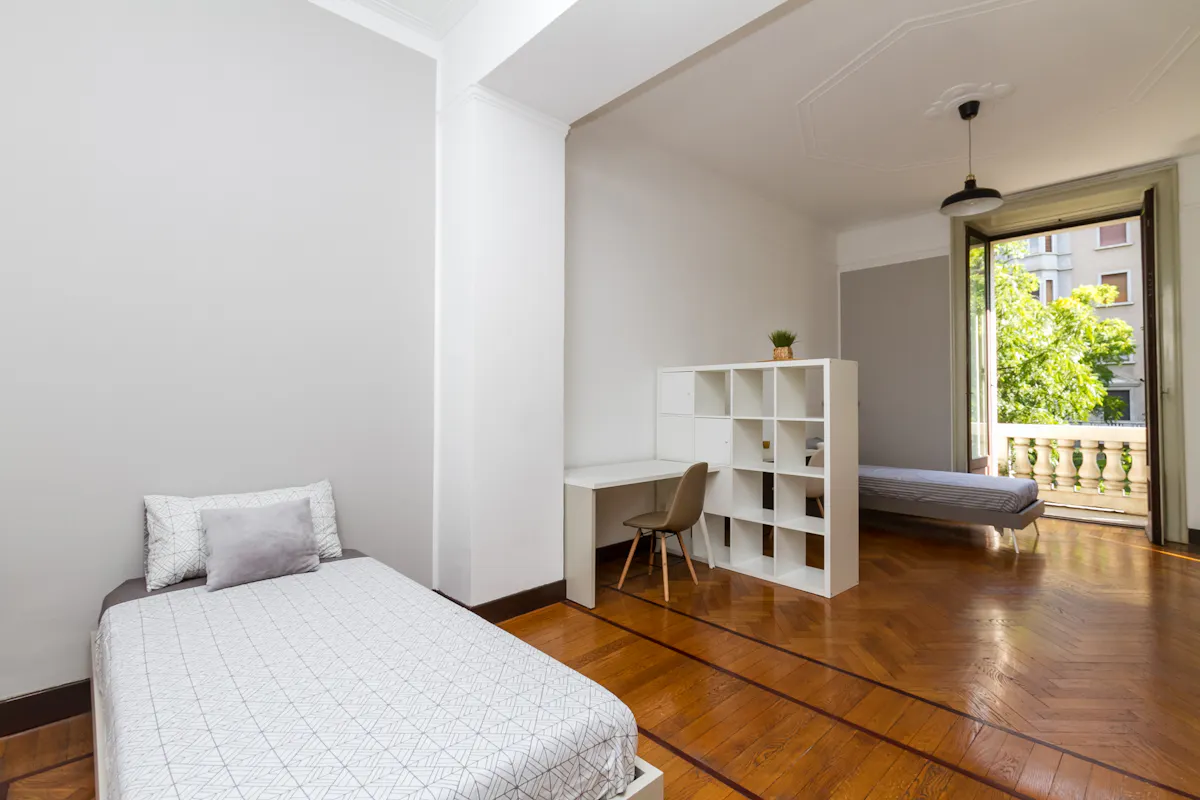 Shared room in Viale Regina Giovanna, Milan (907031) ROOM