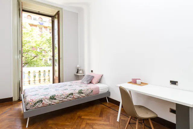 Private room in Viale Regina Giovanna, Milan (907033) room image 2
