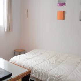 Private room for rent for €330 per month in Sevilla, Calle Juan del Castillo