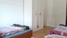 Shared room for rent for HUF 110,448 per month in Budapest, Szent István körút