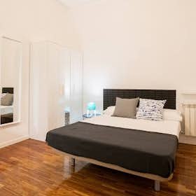 Private room for rent for €645 per month in Madrid, Calle de Fuencarral