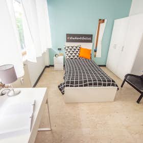 Chambre privée for rent for 370 € per month in Udine, Via della Rosta