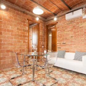 Apartment for rent for €1,259 per month in Barcelona, Carrer del Matagalls