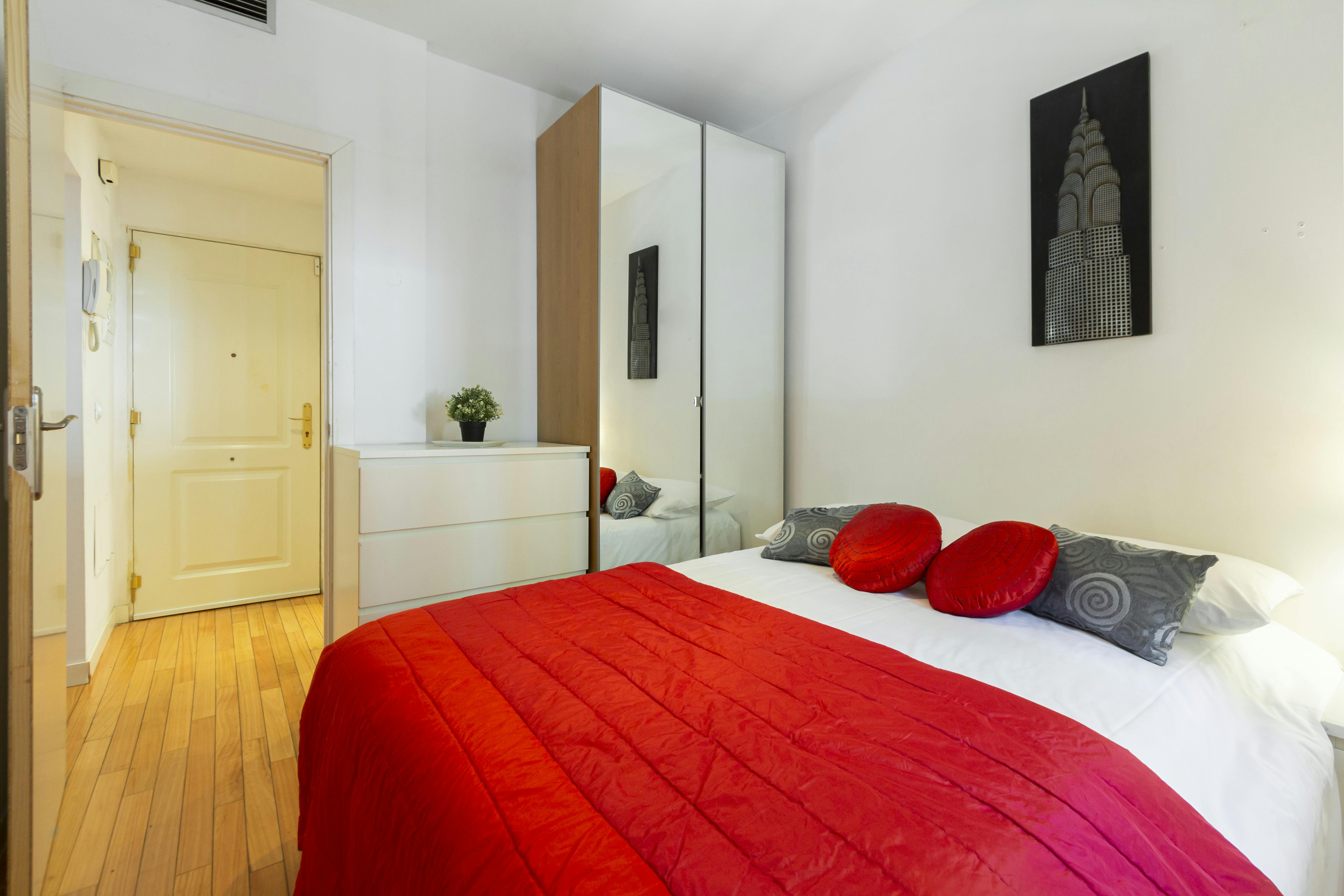 Wohnung zu mieten für 995 € pro Monat in Madrid, Calle de Doña Urraca