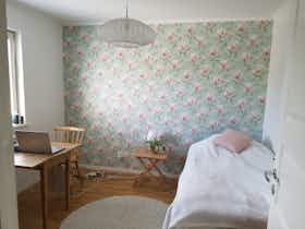 Отдельная комната сдается в аренду за 521 € в месяц в Älta, Flugsnapparvägen