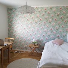 Private room for rent for SEK 5,899 per month in Älta, Flugsnapparvägen