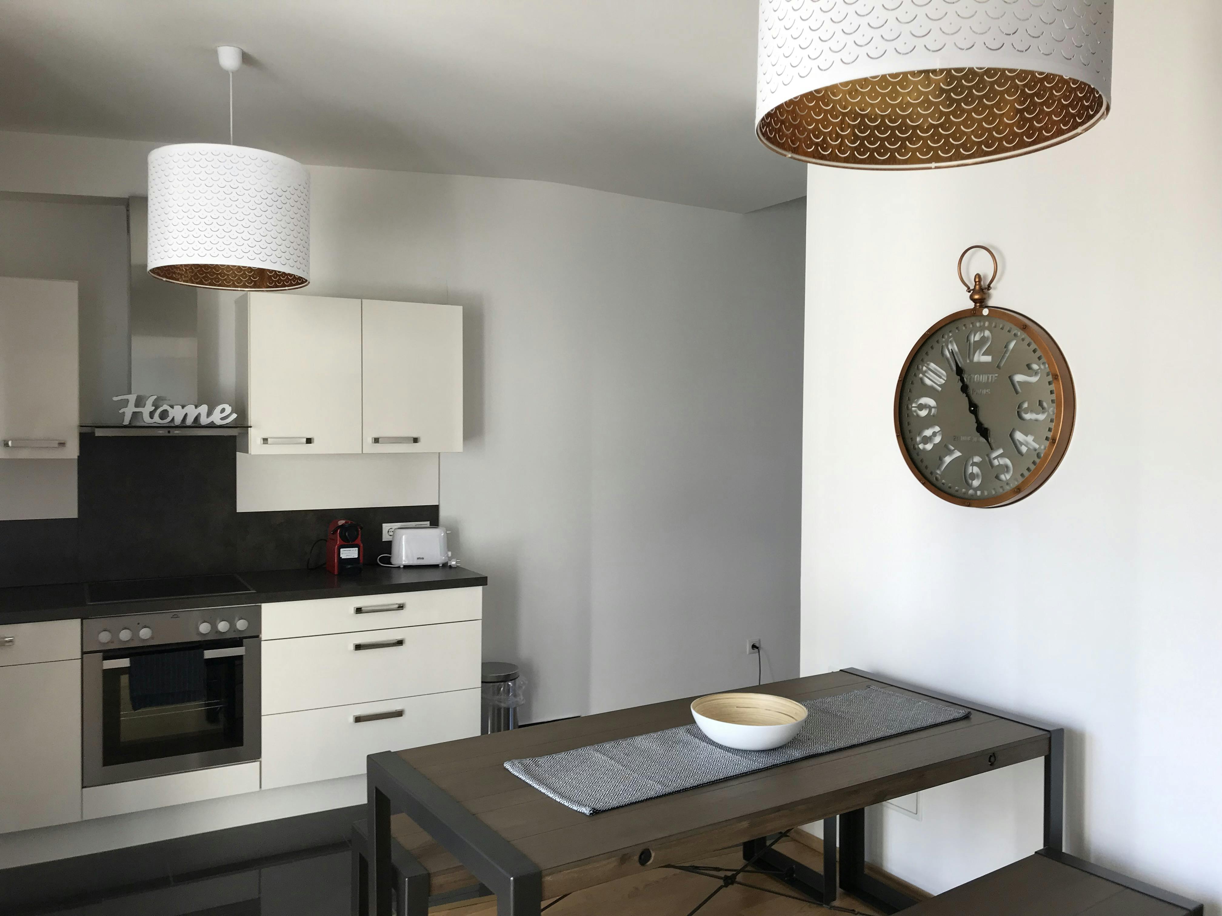 Apartment for rent for €1,599 per month in Vienna, Rotenhofgasse